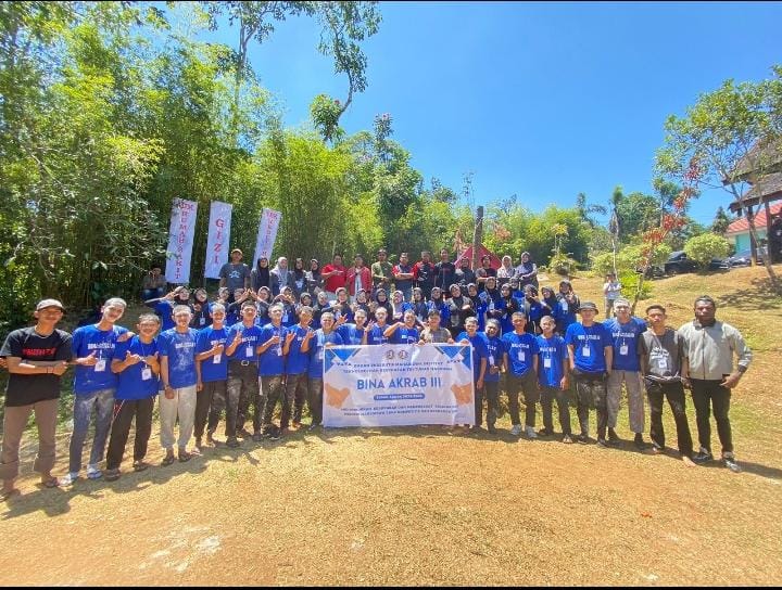 Bina Akrab Mahasiswa ITEKES